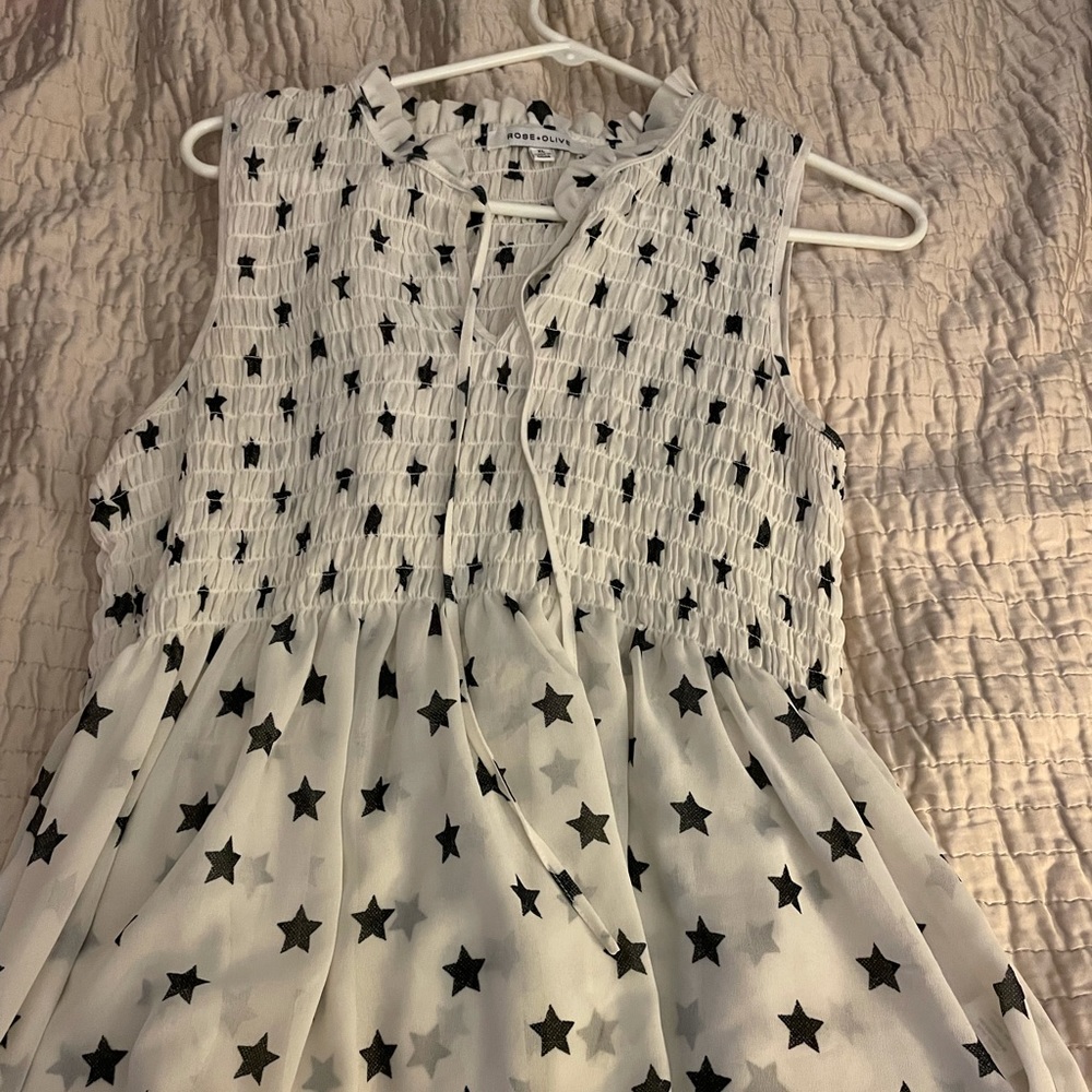 Rose and olive flowy top